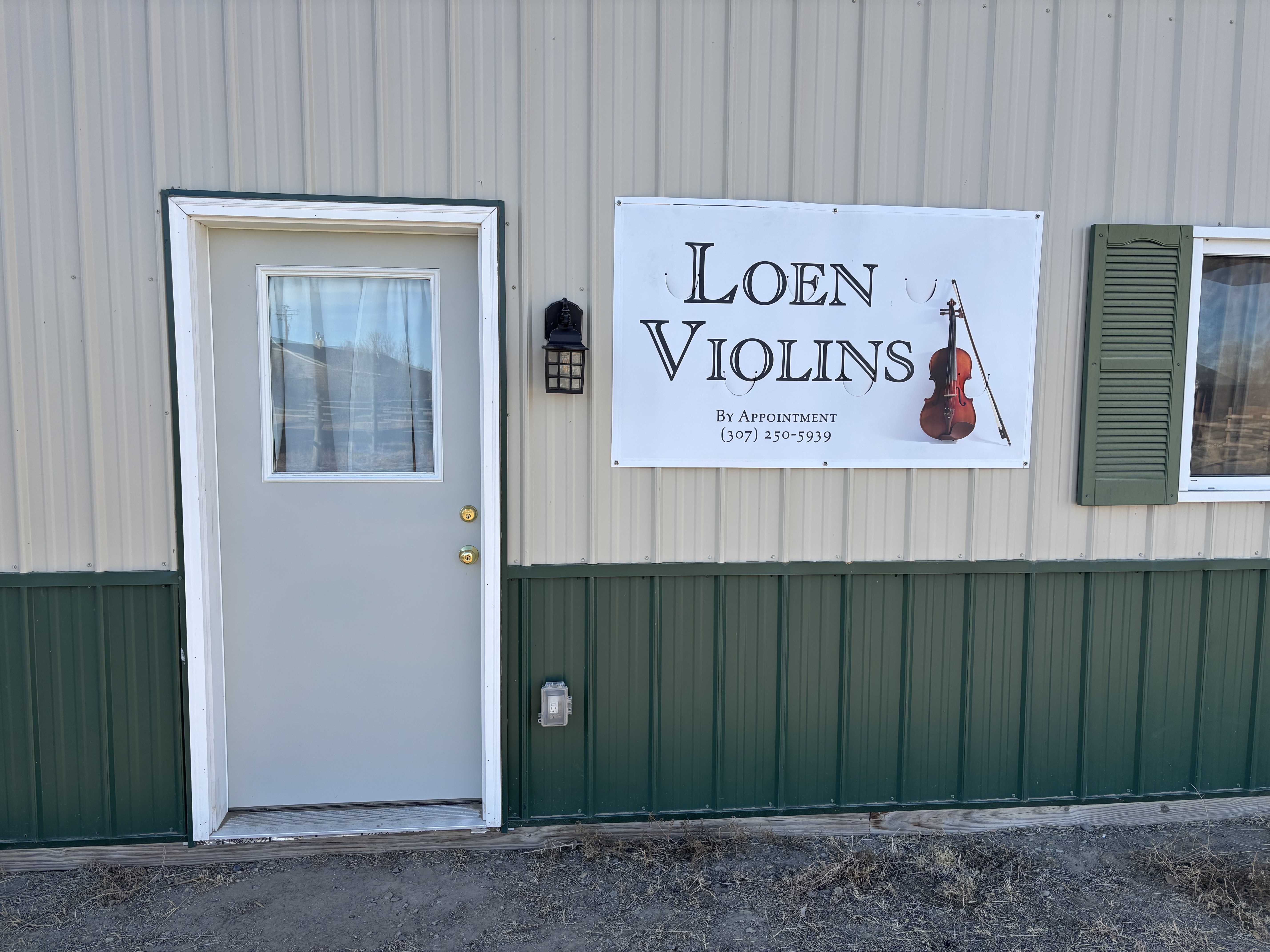 Loen shop front